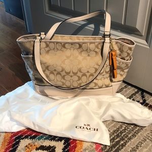 Coach Park Signature light khaki Carrie Tote Bag